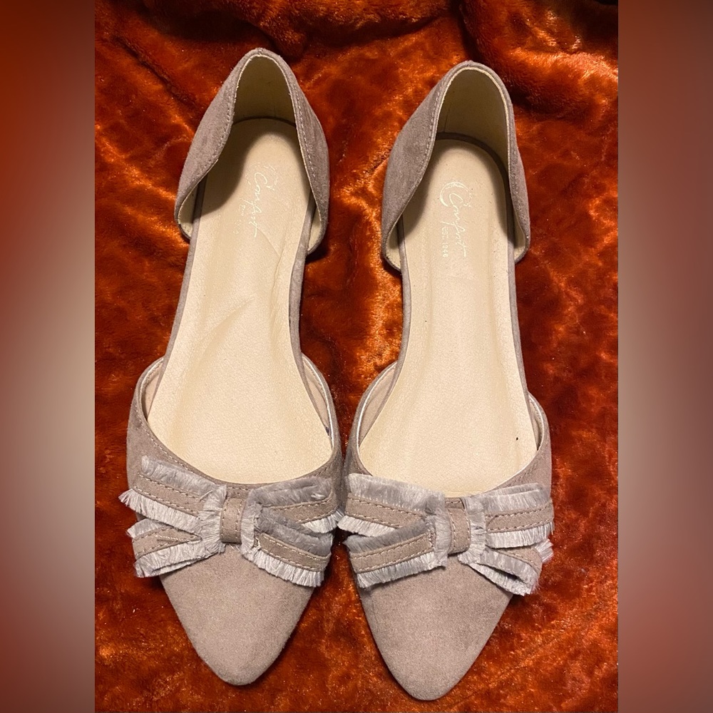 Comfort EST. 1946 Flat